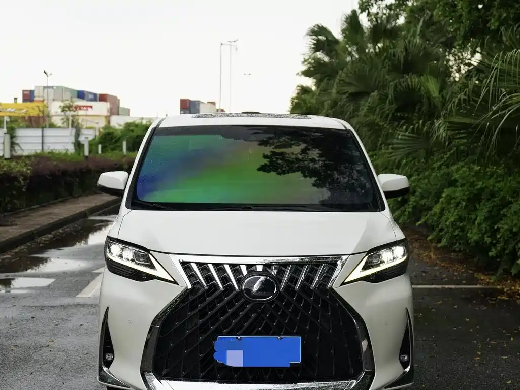 Lexus LM 300 h 7-seat Elegant