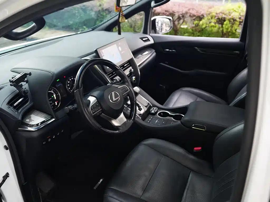 Lexus LM 300 h 7-seat Elegant