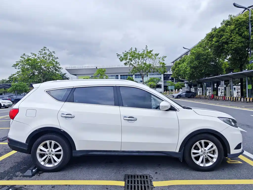 Fengguang 580 1.5 T CVT Luxury