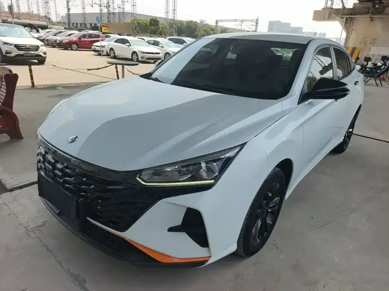 Dongfeng Yixuan 1.5 L Auto Glory