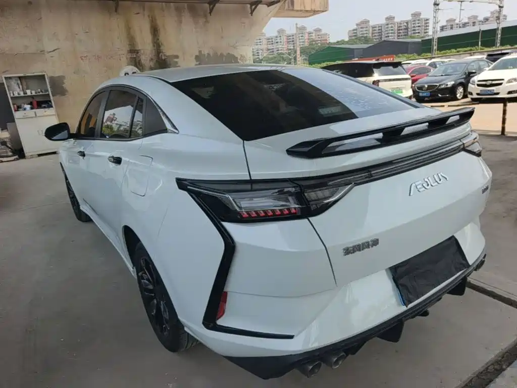 Yixuan 1.5 L Auto Glory