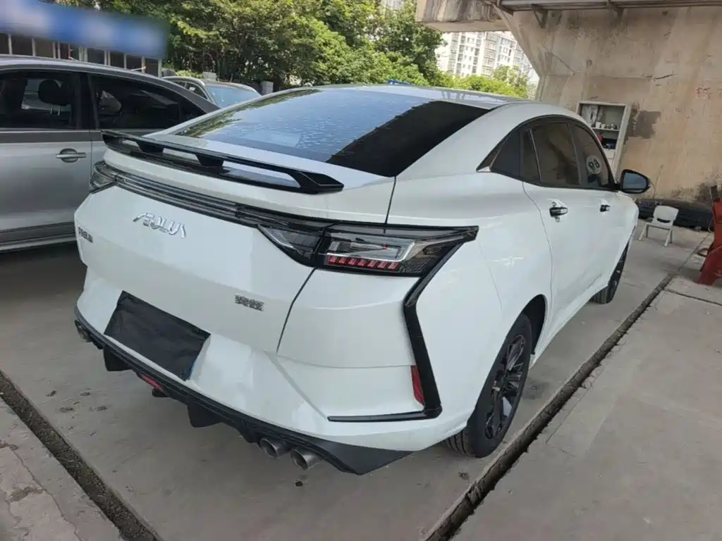 Yixuan 1.5 L Auto Glory