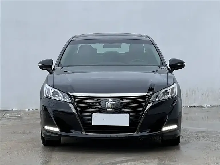 Toyota Crown 2.0 T Fashion