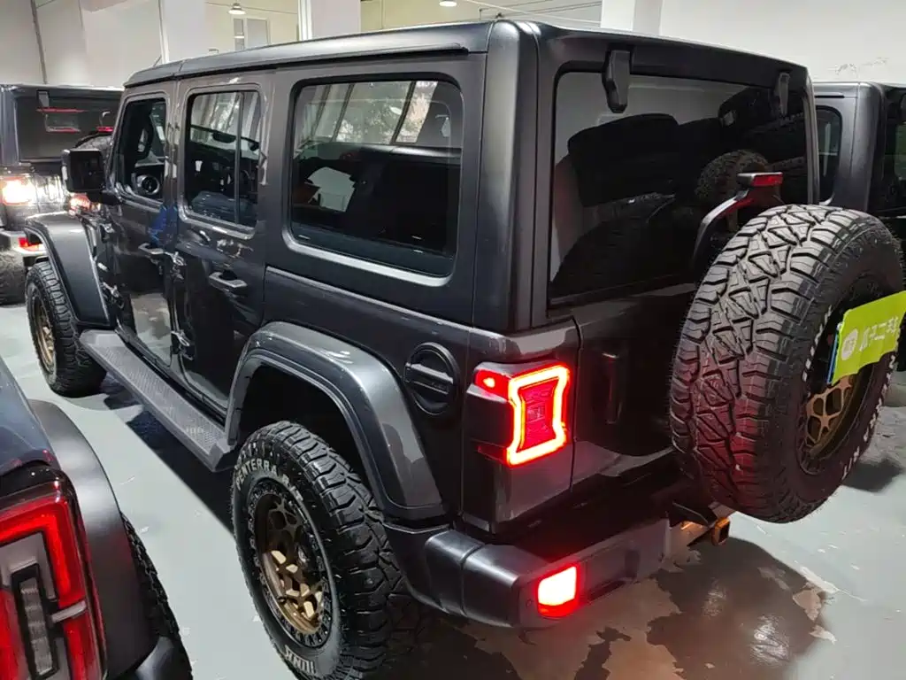 Wrangler 2.0 T Sahara 4-door