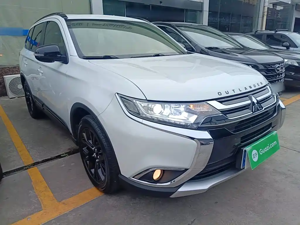 Outlander 2.0 L 2 WD Glory 5-seat