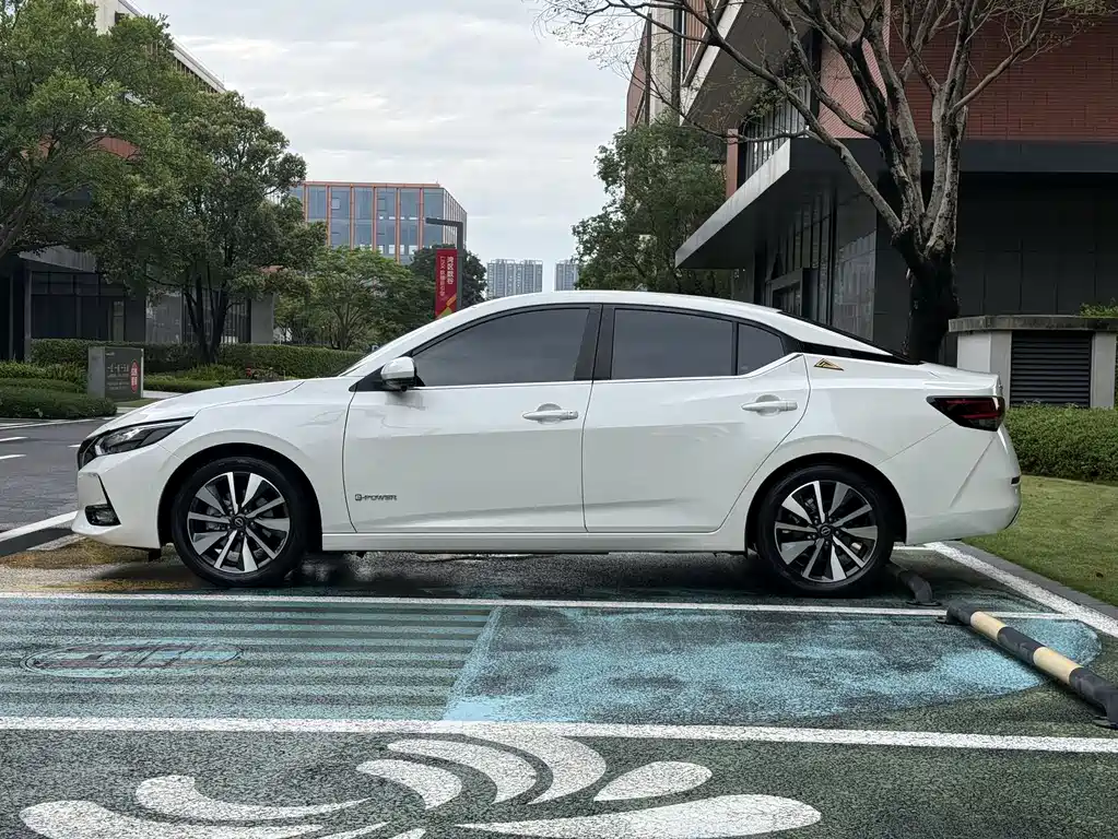 Sylphy Electric Drive e-POWER Super Connected PLUS