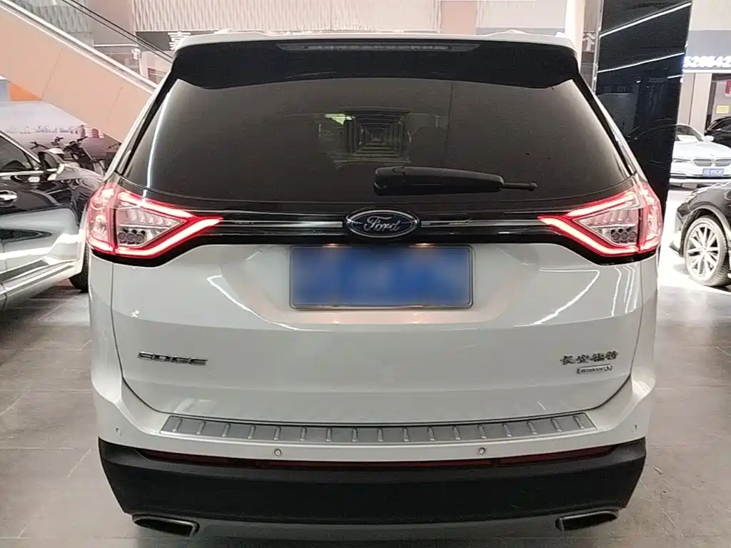 Edge EcoBoost 245 2 WD Grand Sharp 7-seat CN-V