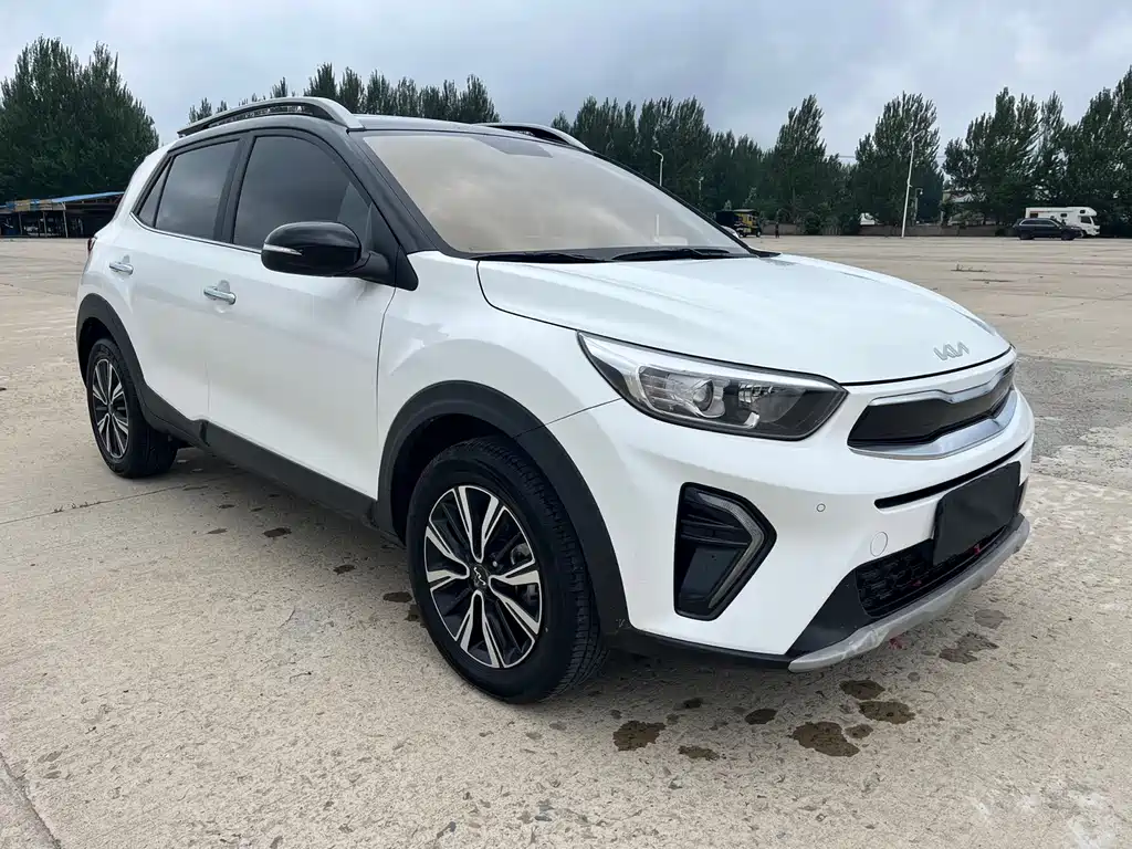 Stonic 1.4 L CVT Sunroof