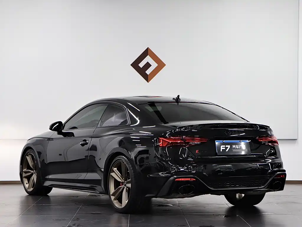 Audi RS 5 RS 5 2.9 T Coupe Dark Gold