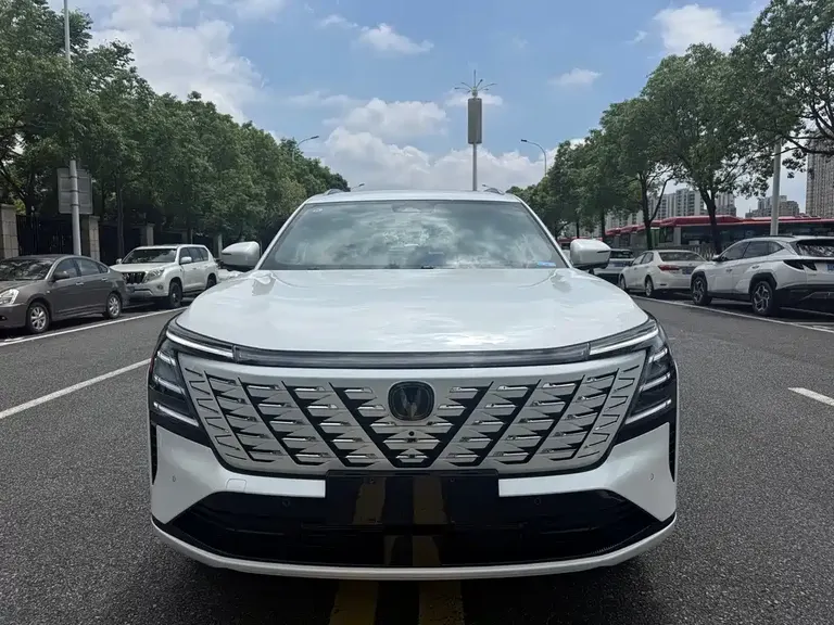 Changan CS75 PLUS 4 th Gen UItra 2.0 T New Blue Whale Smart Smart Engine