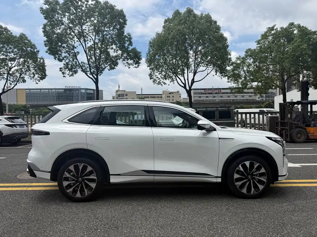 Changan CS75 PLUS 4 th Gen UItra 2.0 T New Blue Whale Smart Smart Engine