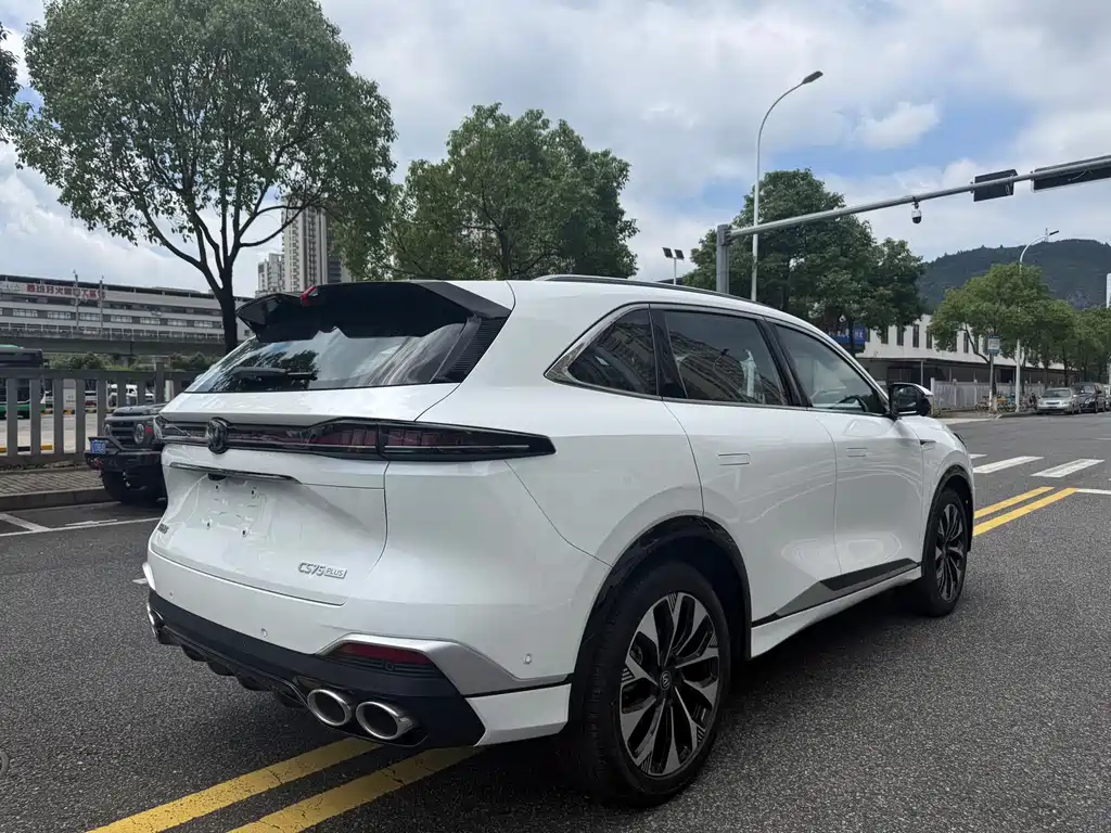 Changan CS75 PLUS 4 th Gen UItra 2.0 T New Blue Whale Smart Smart Engine