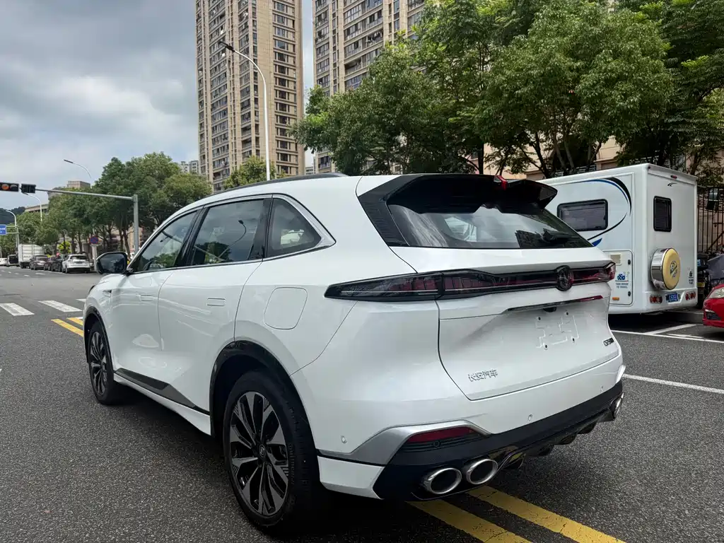 Changan CS75 PLUS 4 th Gen UItra 2.0 T New Blue Whale Smart Smart Engine