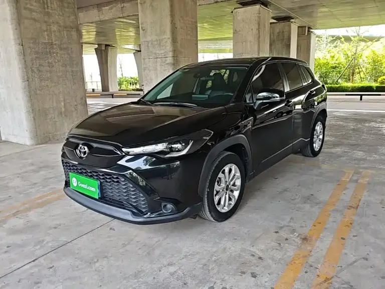 Toyota Frontlander 2.0 L CVT Leading