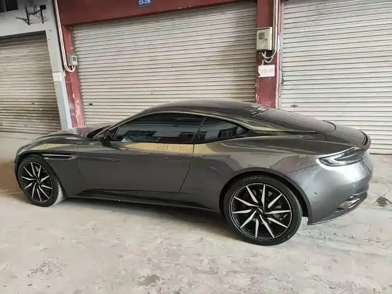 Aston Martin DB11 4.0 T V8 Coupe