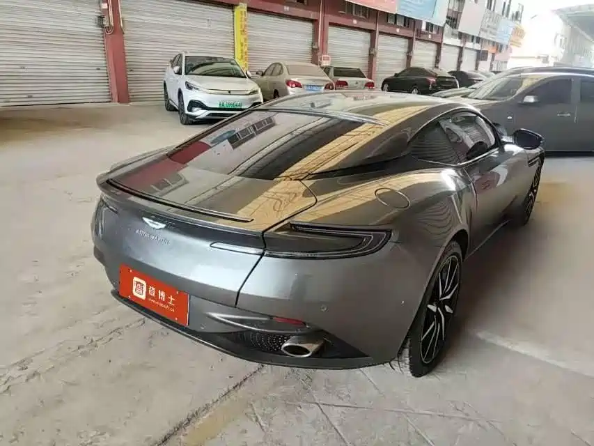 Aston Martin DB11 4.0 T V8 Coupe
