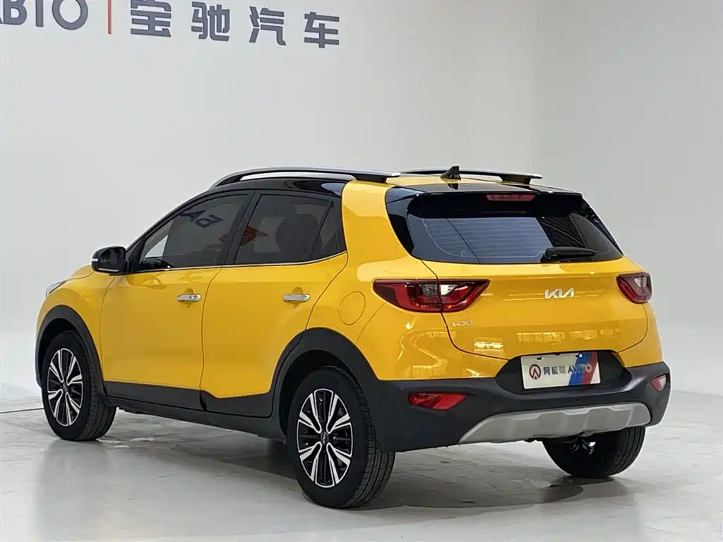 Stonic 1.4 L CVT Fun Enjoyment Sunroof