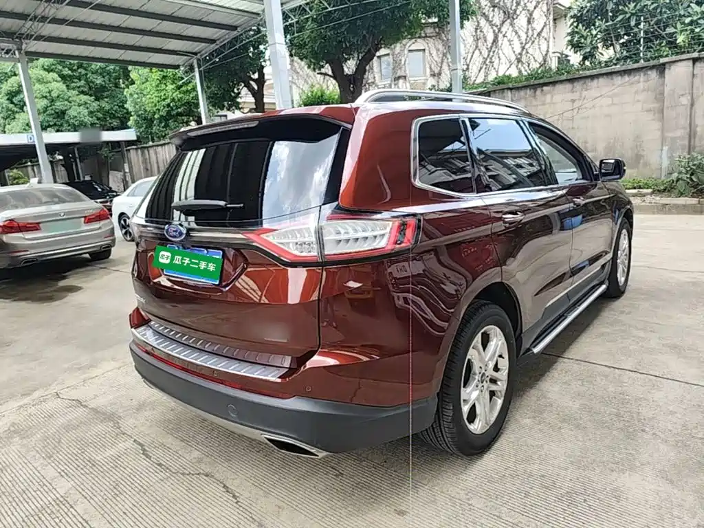 Edge EcoBoost 245 2 WD Grand Sharp 7-seat
