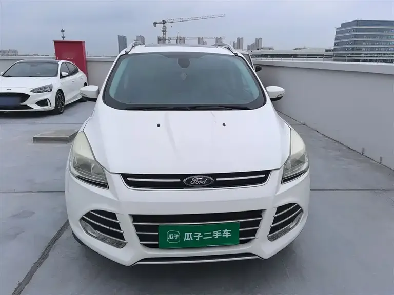 Ford Kuga 2.0 L GTDi 4 WD Elite