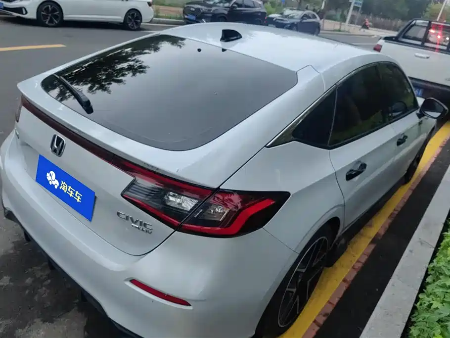 Civic HATCHBACK 2.0 L e:HEV Extreme Control