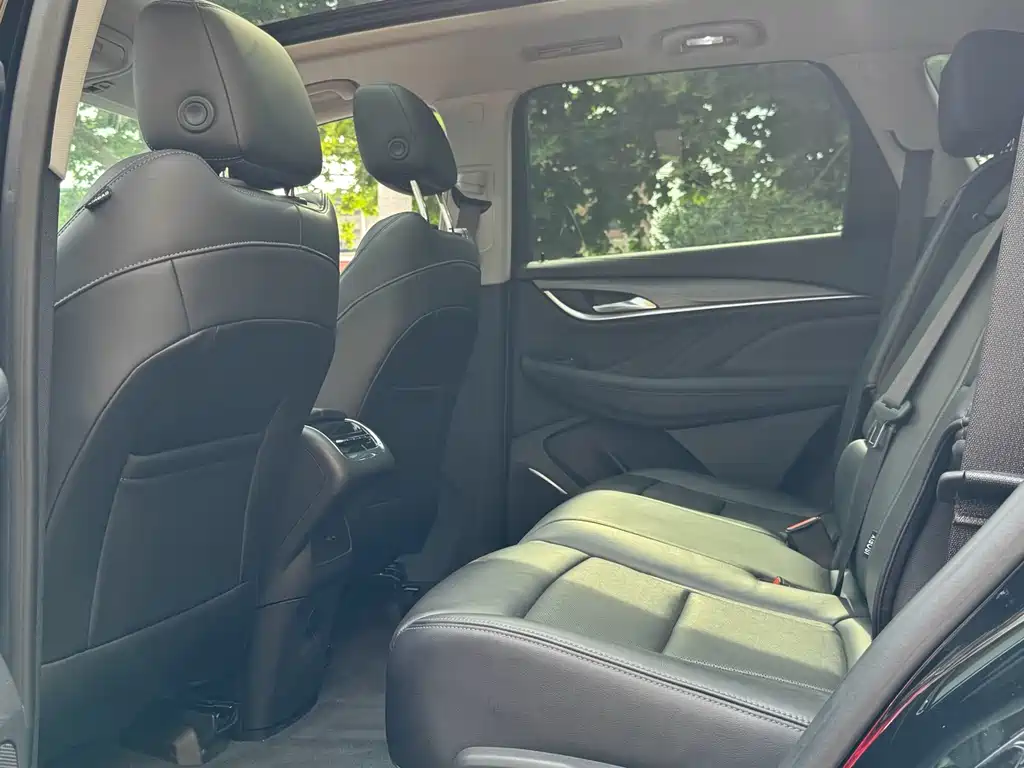 Enclave 28 T 4 WD Distinguished