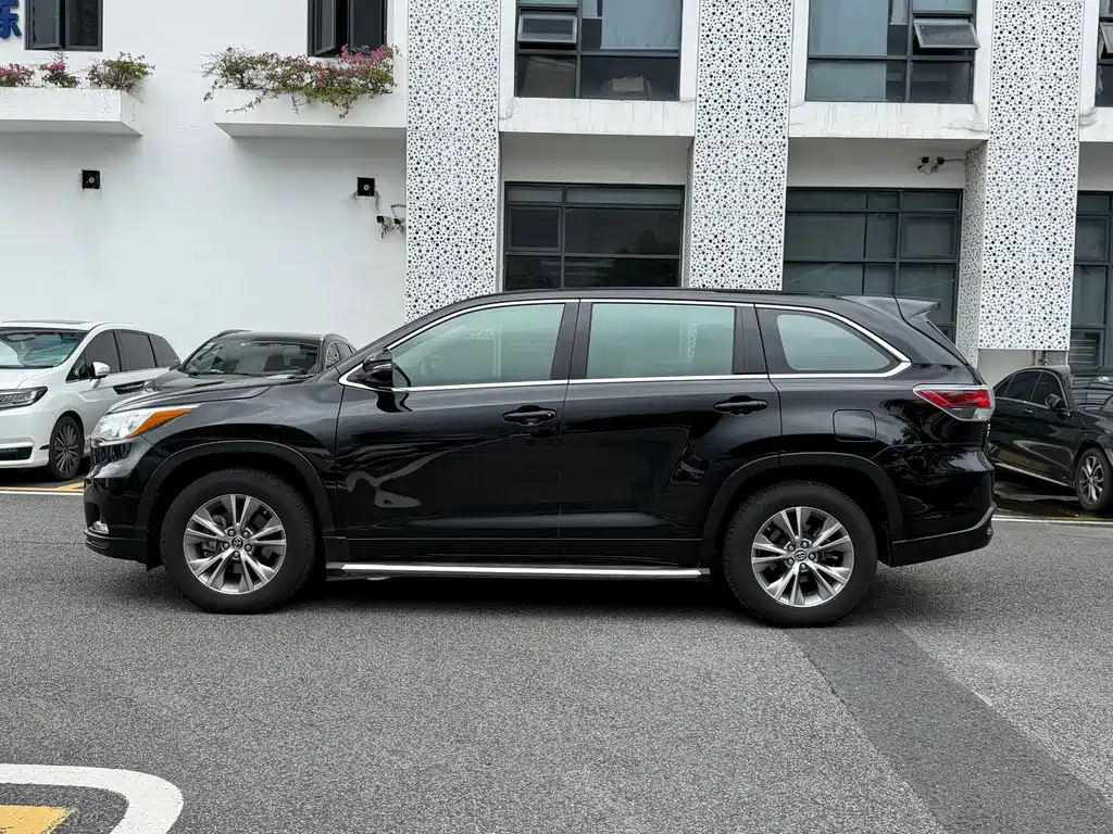 Highlander 2.0 T 4 WD Elite 7-seat
