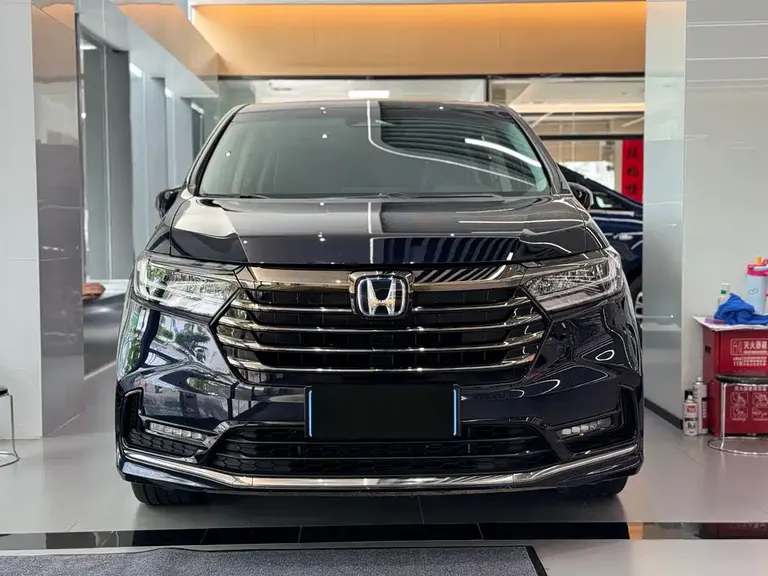 Honda Odyssey 2.0 L e:HEV Sharp· Shine Enjoyment