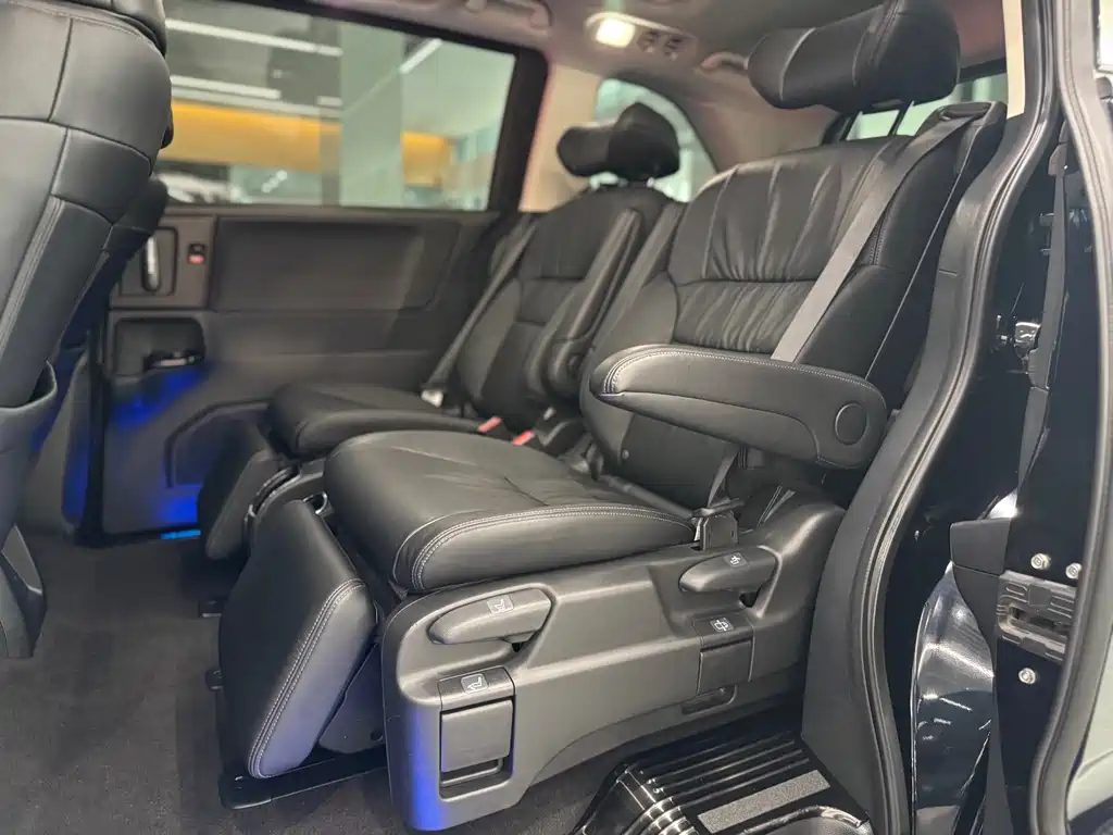 Odyssey 2.0 L e:HEV Sharp· Shine Enjoyment