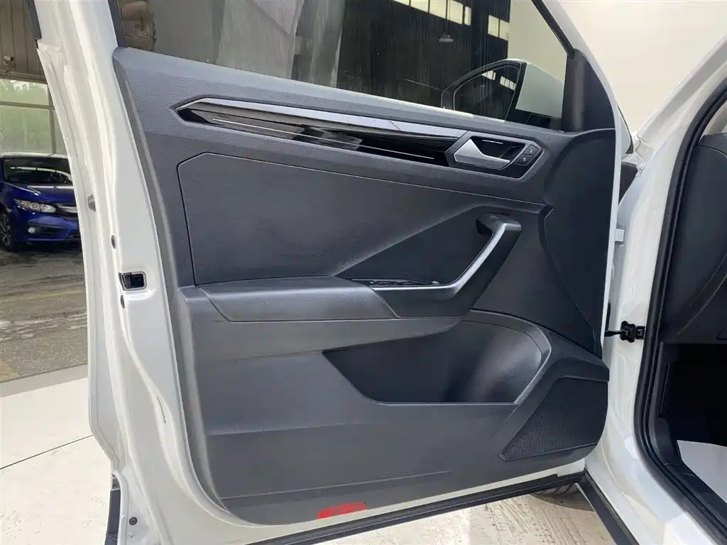 T-ROC 280 TSI DSG 2 WD Comfort Enjoyment PLUS