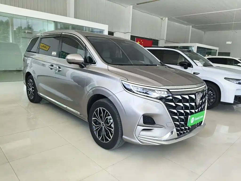Roewe iMAX8 NEV 荣威iMAX8新能源 2025款 1.5 T DMH 陆尊至享版