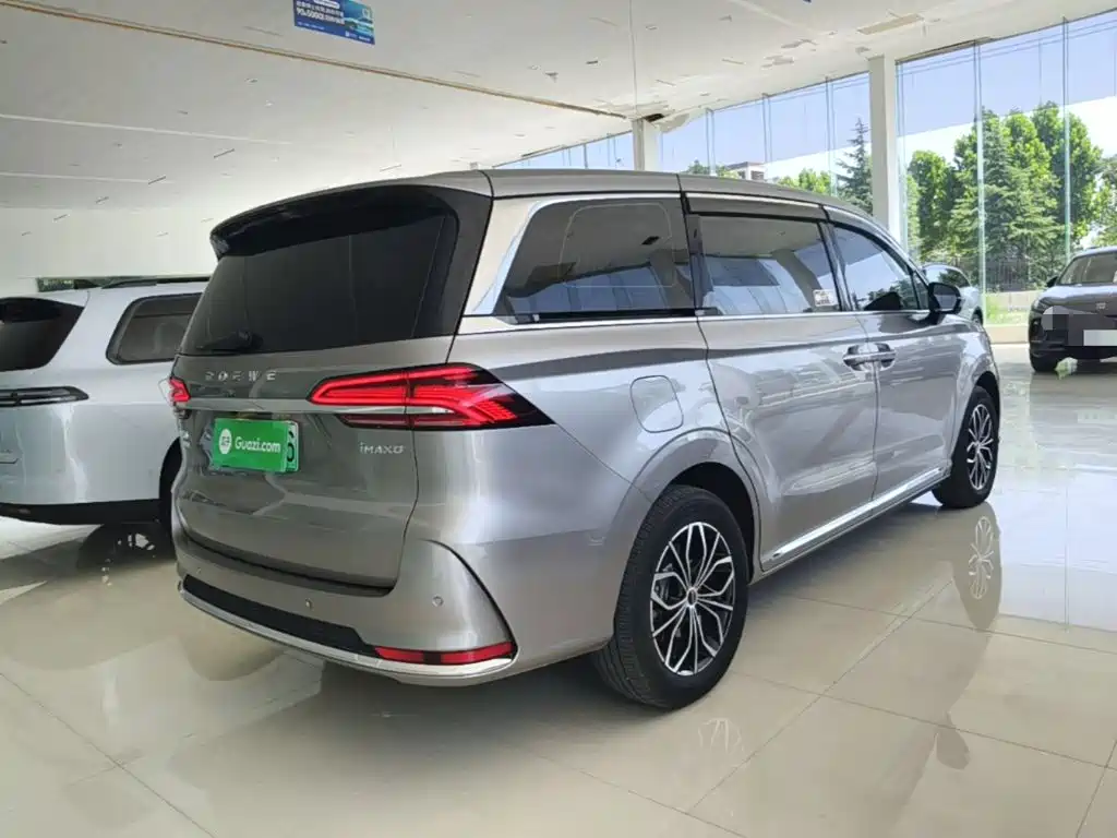 Roewe iMAX8 NEV 荣威iMAX8新能源 2025款 1.5 T DMH 陆尊至享版