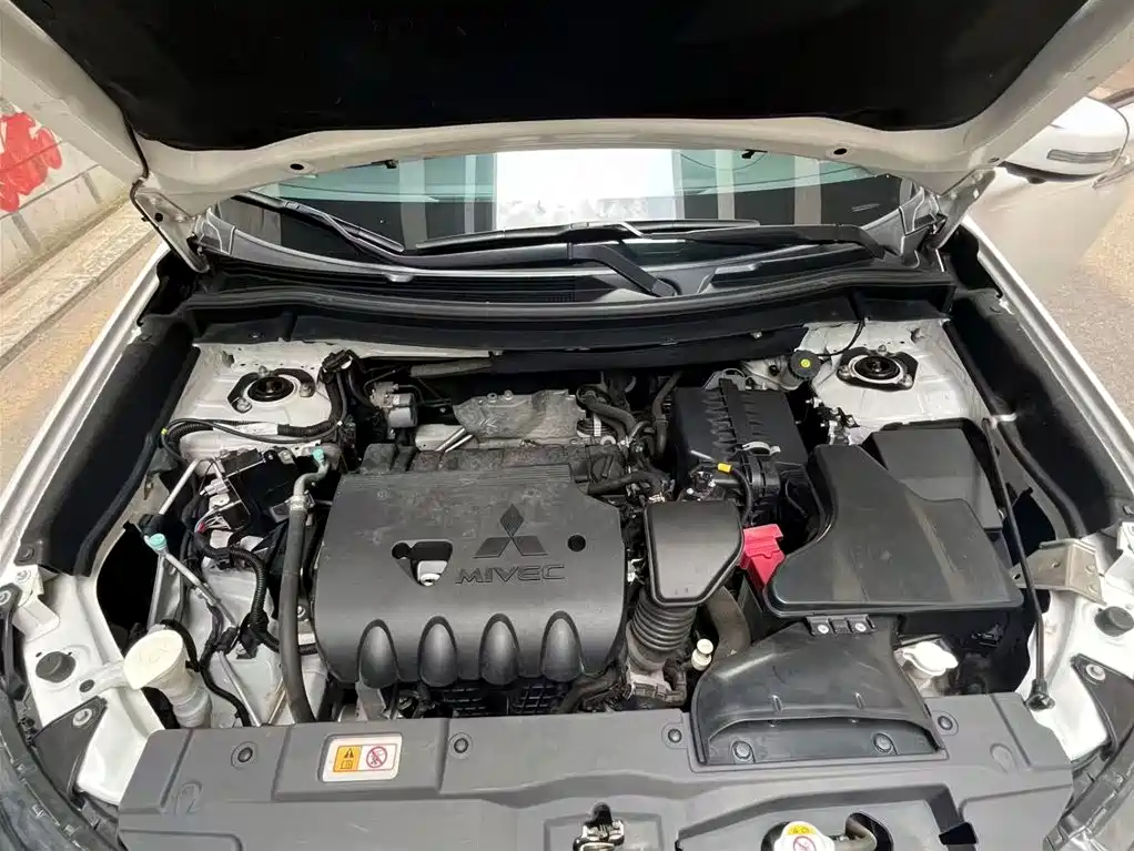Outlander 2.4 L 4 WD Enjoyment 7-seat