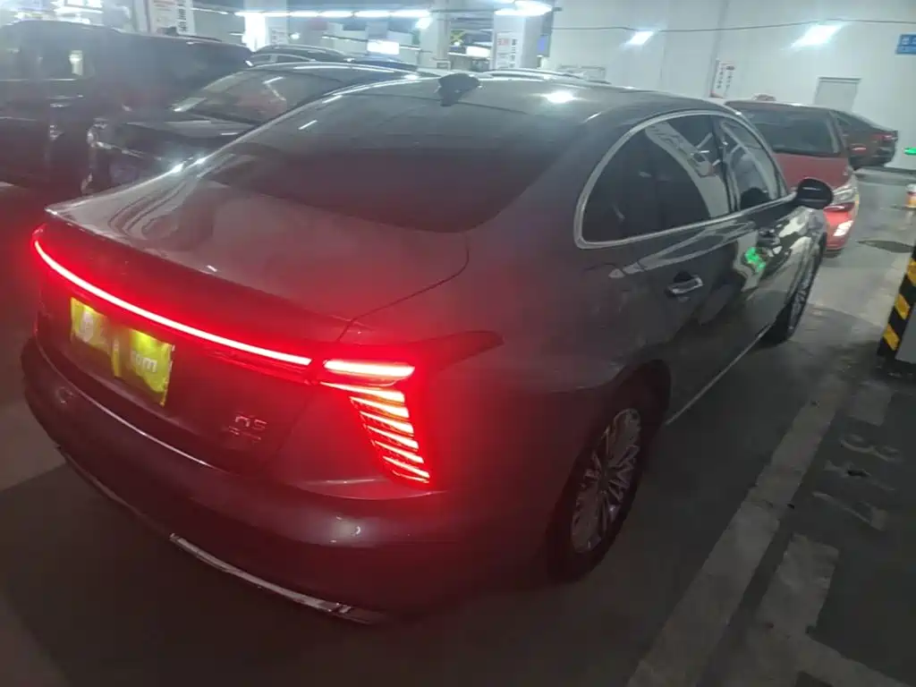 Hongqi H5 1.5 T DCT Connected Flagship Charm