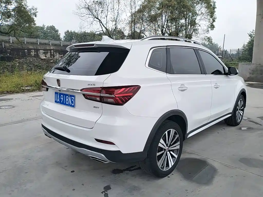 Roewe RX5 荣威RX5 2020款 20 T 手动4 G互联超越旗舰版