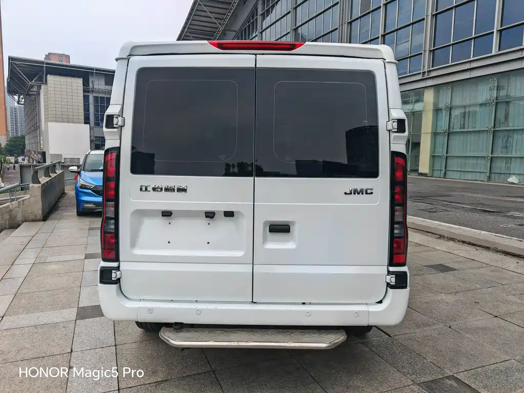 JMC Fushun 2.0 T Manual SWB Low Roof Commercial Multi-purpose Passenger 6-seat Dual Tailgate