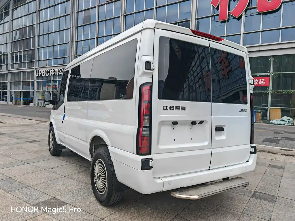 JMC Fushun 2.0 T Manual SWB Low Roof Commercial Multi-purpose Passenger 6-seat Dual Tailgate