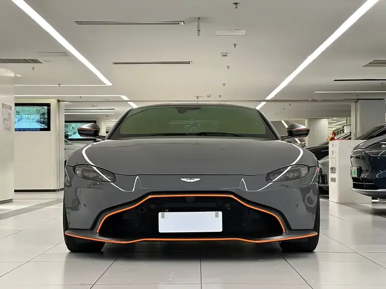 Aston Martin V8 Vantage 4.0 T V8 Coupe
