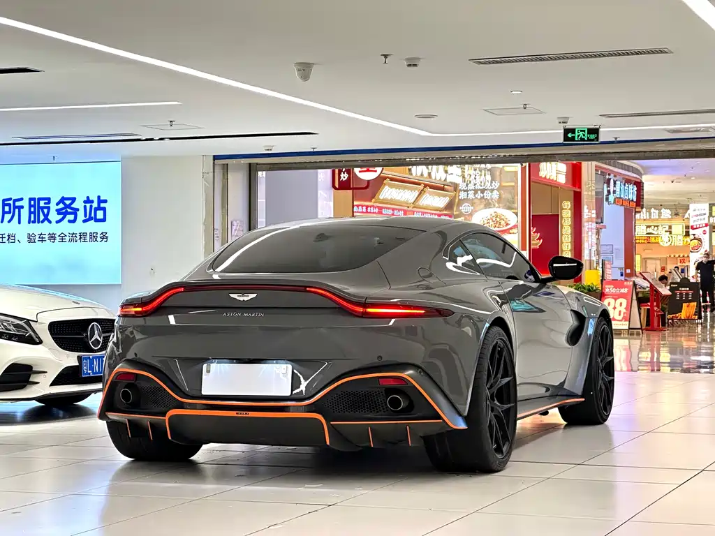 V8 Vantage 4.0 T V8 Coupe
