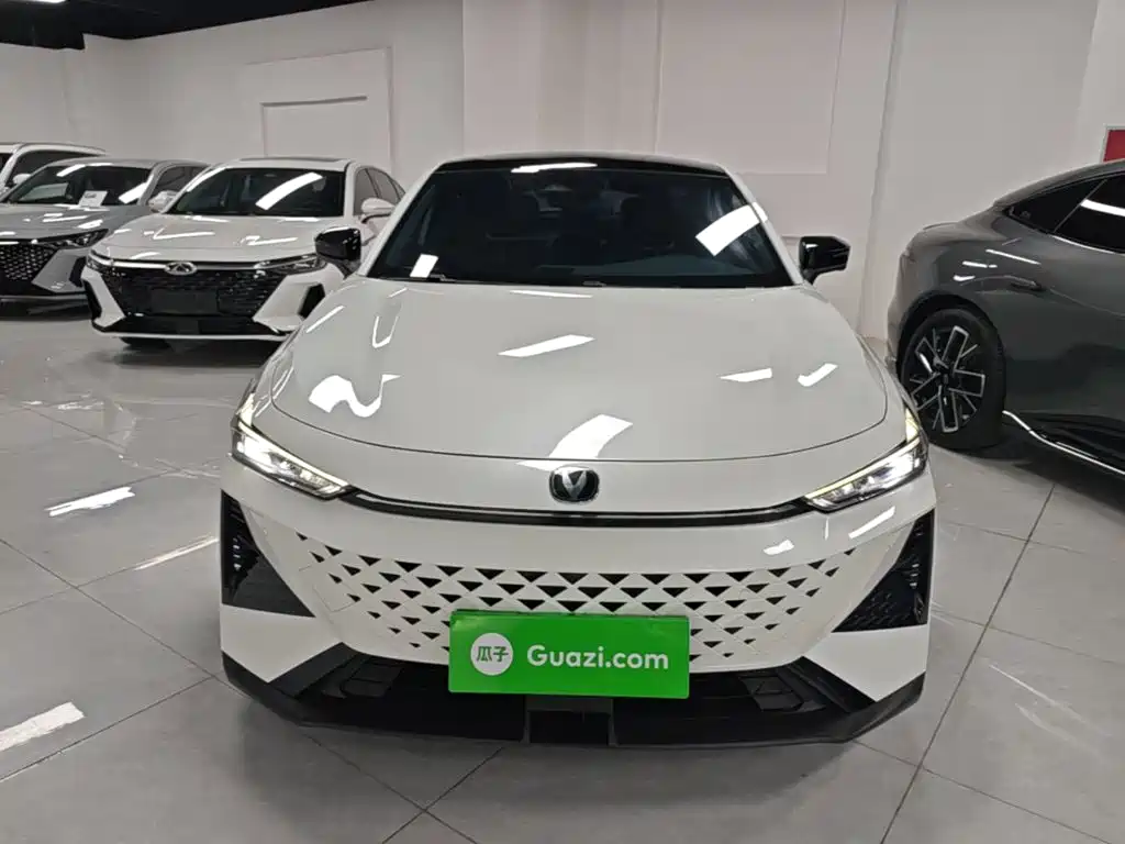 Changan UNI-V 1.5 T Distinguished