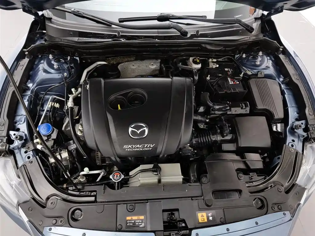 Atenza 2.0 L Blue Sky Luxury