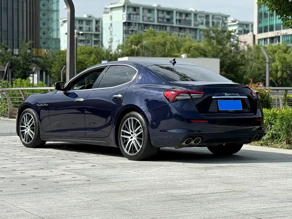 Ghibli 3.0 T Standard CN-V