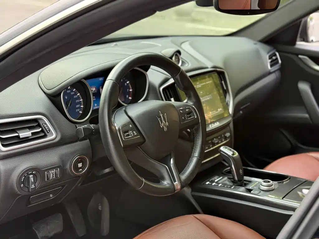 Ghibli 3.0 T Standard CN-V