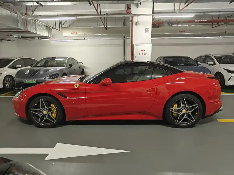 Ferrari California T 3.9 T Standard