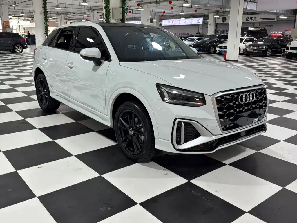 Audi Q2 L 35 TFSI Progressive Dynamic