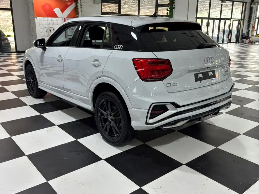 Audi Q2 L 35 TFSI Progressive Dynamic