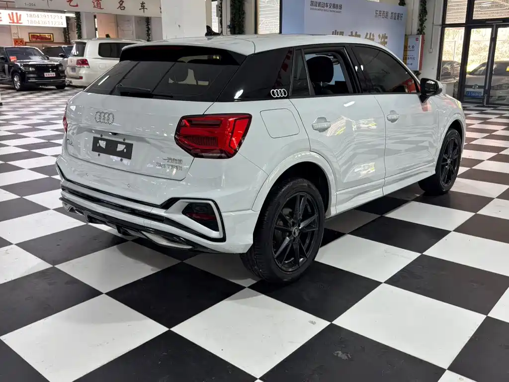 Audi Q2 L 35 TFSI Progressive Dynamic