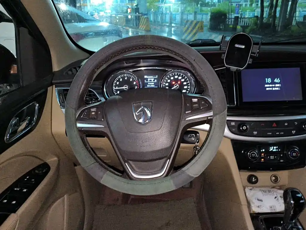 Baojun 730 1.8 L iAMT Luxury 7-seat