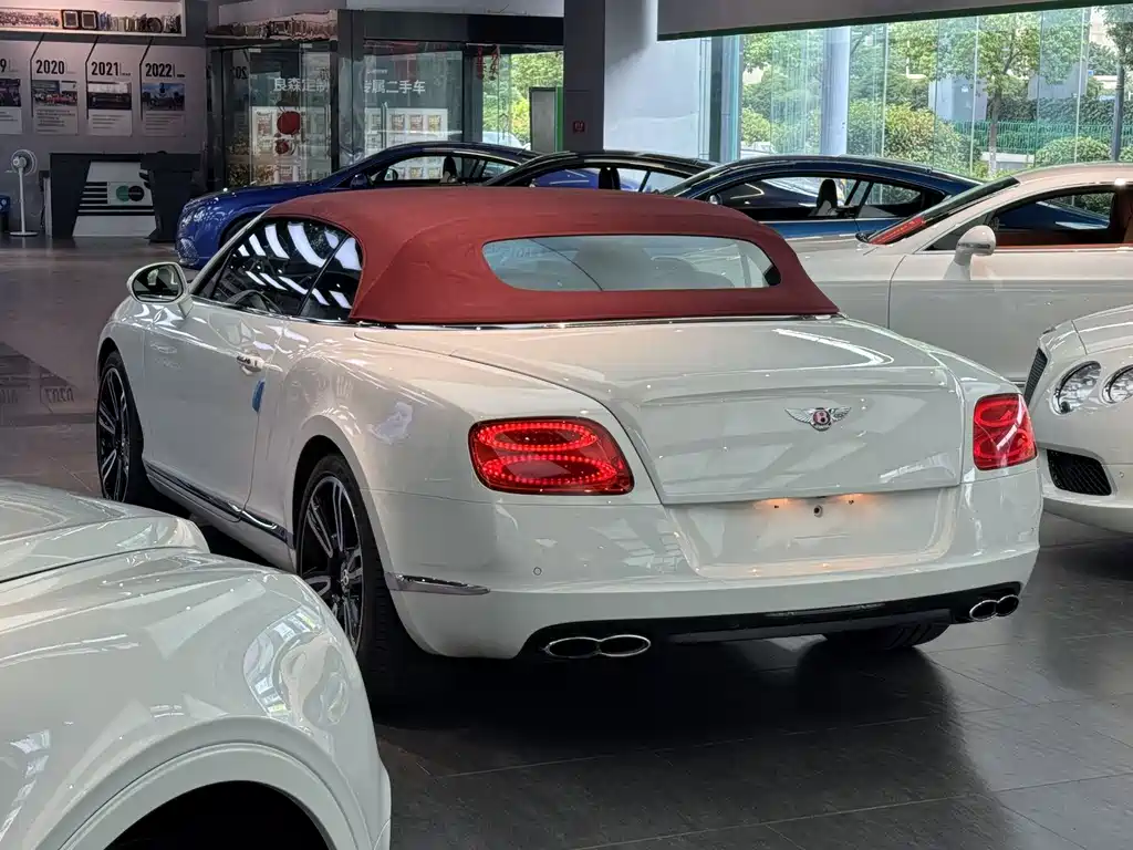Continental GT 4.0 T GTC V8