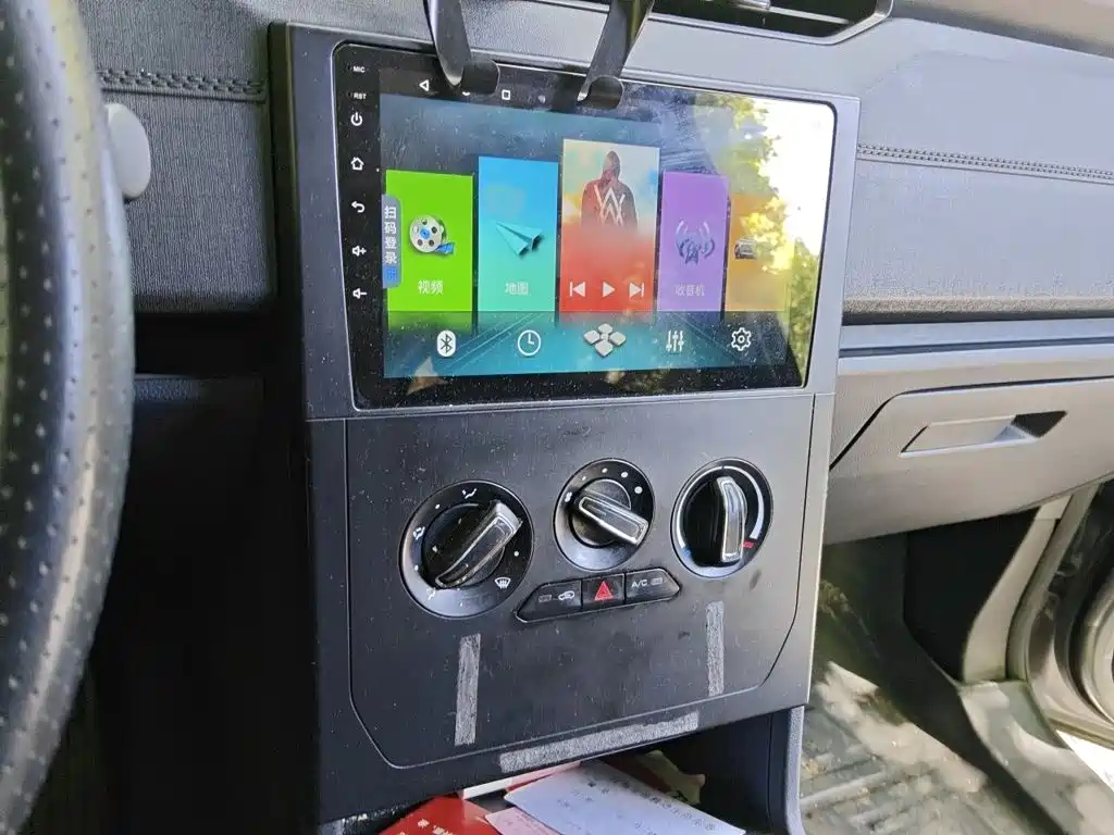 Wuling Hongguang PLUS 1.5 L Manual Standard 5-seat