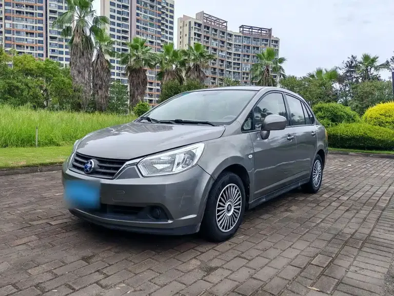 Venucia D50 启辰D50 2013款 1.6 L 自动时尚版